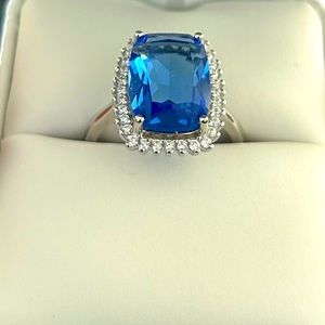Tanzanite Dinner Ring sz 8